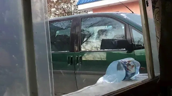 Нож MORA 748 Тест на бутылке